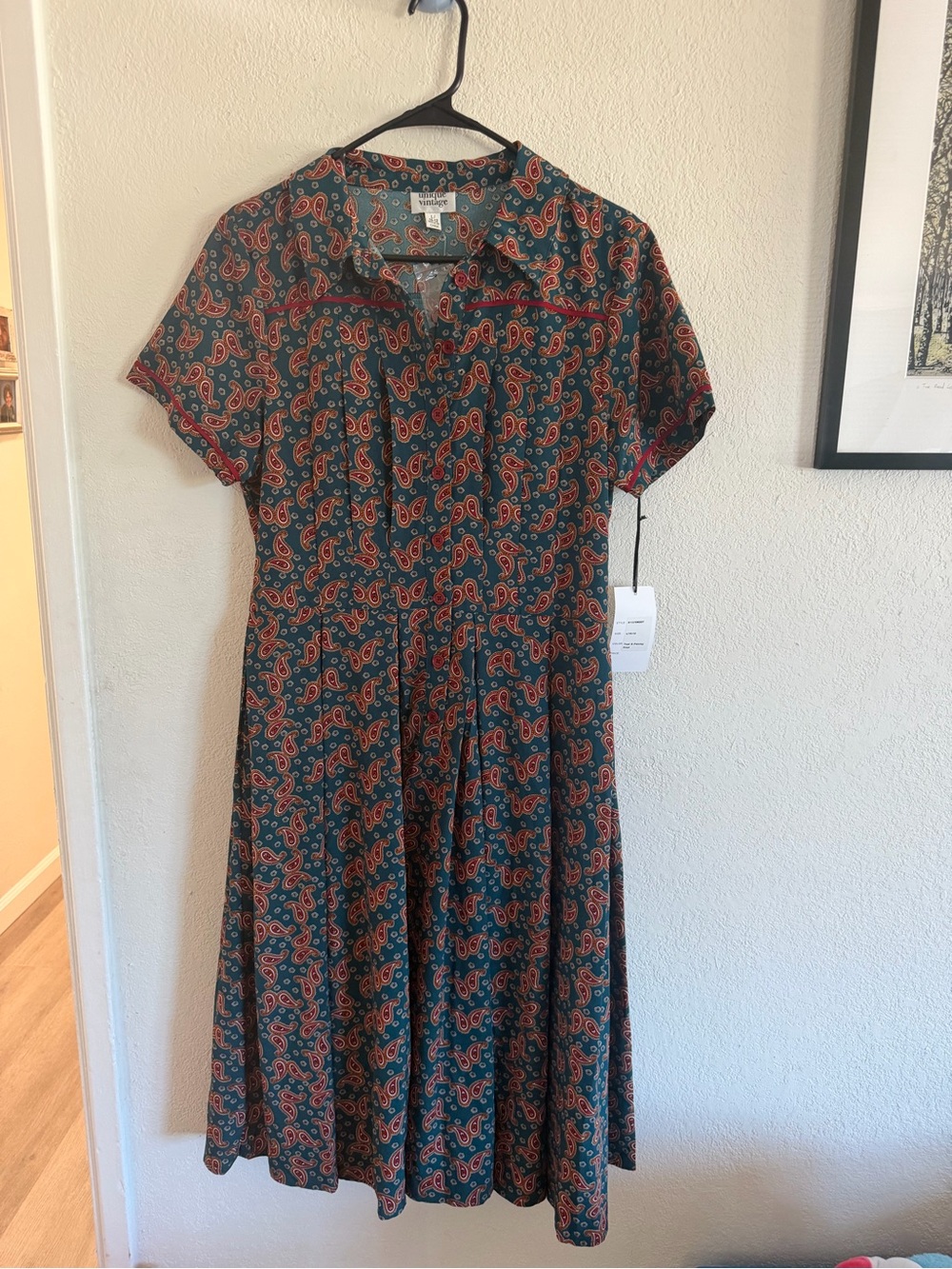 Unique Vintage Teal Paisley Button-Up with Red Accents - Picture 5 of 11